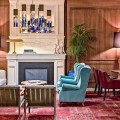 Romanticismo en un hotel boutique con cava y frutas con chocolate en la Gran Vía
