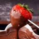 Romanticismo en un hotel boutique con cava y frutas con chocolate en la Gran Vía
