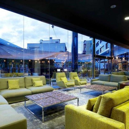 Descubre Barcelona y alójate en un hotel de diseño con desayuno incluido