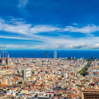 Descubre Barcelona y alójate en un hotel de diseño con desayuno incluido