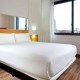 Descubre Barcelona y alójate en un hotel de diseño con desayuno incluido