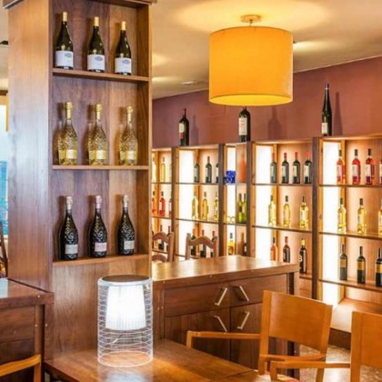 Disfruta del mediterráneo y de una cena en pareja en primera línea del mar