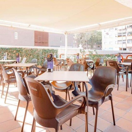 Recorre las calles de Madrid y desconecta en un hotel con terraza solarium