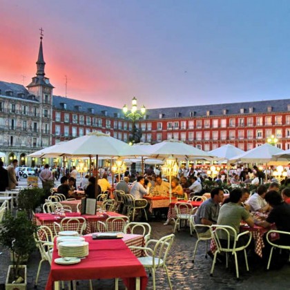 Recorre las calles de Madrid y desconecta en un hotel con terraza solarium