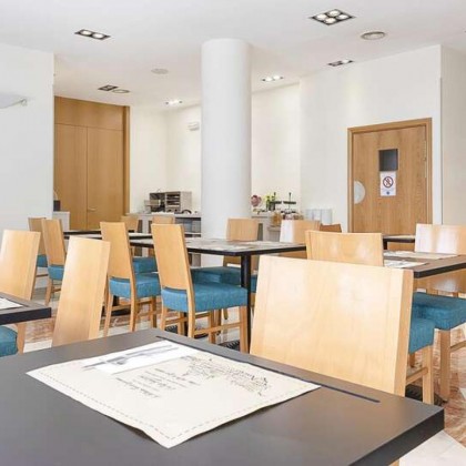 Recorre las calles de Madrid y desconecta en un hotel con terraza solarium
