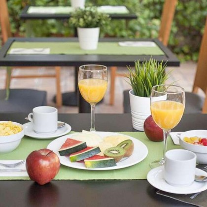 Recorre las calles de Madrid y desconecta en un hotel con terraza solarium