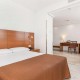 Recorre las calles de Madrid y desconecta en un hotel con terraza solarium