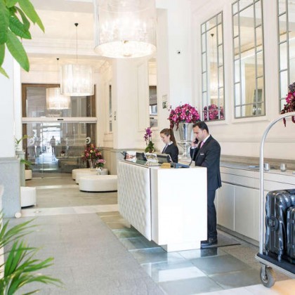 Para Regalar: habitación deluxe, cena, spa, masaje y mucho más en la Puerta de Alcalá