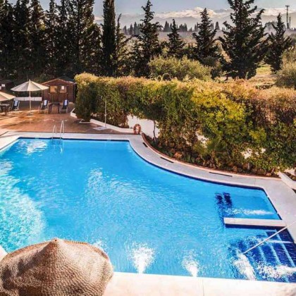 Escapada romántica con bombones, botella de cava y mucho más en Granada