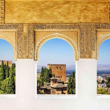Escapada romántica con bombones, botella de cava y mucho más en Granada