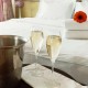 Escapada romántica con bombones, botella de cava y mucho más en Granada