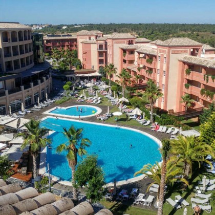 Escapada en Media Pensión con Spa y valores añadidos gratuitos en un resort de Islantilla