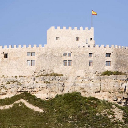 Desayuna en un castillo que domina el valle del Duero