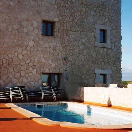 Desayuna en un castillo que domina el valle del Duero