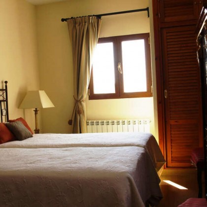 Desayuna en un castillo que domina el valle del Duero