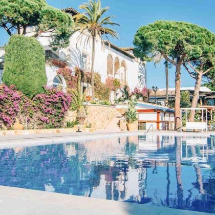 Especial vistas al mar en la Costa Brava: desayuno, cena y cava