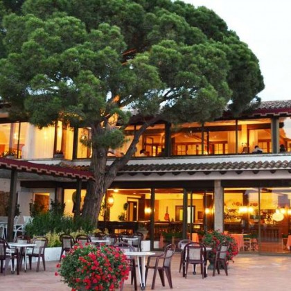 Especial vistas al mar en la Costa Brava: desayuno, cena y cava