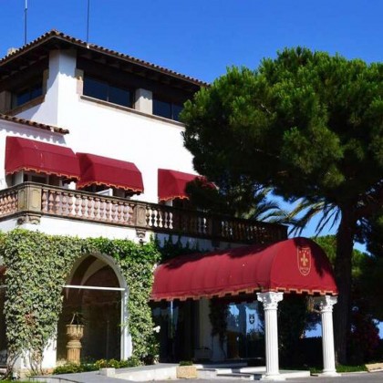 Especial vistas al mar en la Costa Brava: desayuno, cena y cava