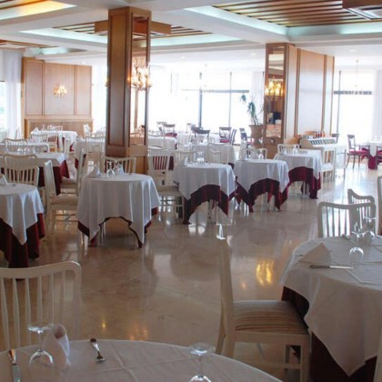 Especial vistas al mar en la Costa Brava: desayuno, cena y cava