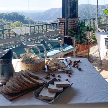 Escapada relax en la Sierra de las Nieves con desayuno y late check-out