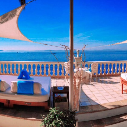 Lujo 5* con vistas al mar desde una preciosa Junior Suite con detalles románticos