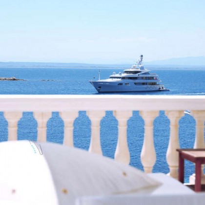 Lujo 5* con vistas al mar desde una preciosa Junior Suite con detalles románticos