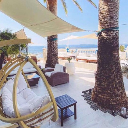 Lujo 5* con vistas al mar desde una preciosa Junior Suite con detalles románticos