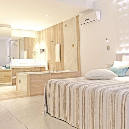 Lujo 5* con vistas al mar desde una preciosa Junior Suite con detalles románticos