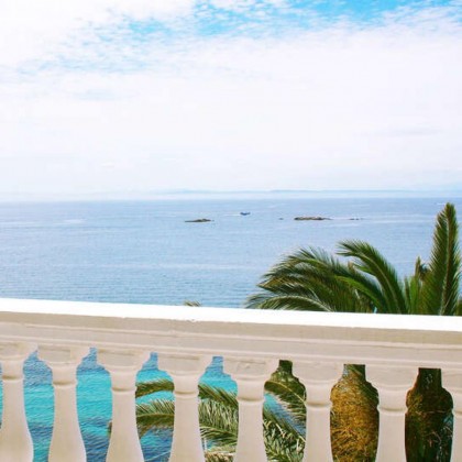 Lujo 5* con vistas al mar desde una preciosa Junior Suite con detalles románticos