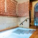Escapade VIP : accès aux thermes, dîner, rose, bougies, fruits au chocolat et bien plus encore