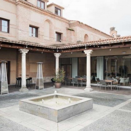 Escapada VIP: acceso termal, cena, rosa, velas, fruta con chocolate y mucho más