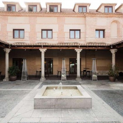 Escapade VIP : accès aux thermes, dîner, rose, bougies, fruits au chocolat et bien plus encore