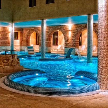 Escapada VIP: acceso termal, cena, rosa, velas, fruta con chocolate y mucho más