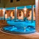 Escapade VIP : accès aux thermes, dîner, rose, bougies, fruits au chocolat et bien plus encore