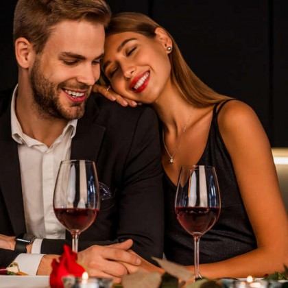 Escapada Romántica con Cena "Sabor de amor", Rosa, velas, fruta con chocolate y acceso termal