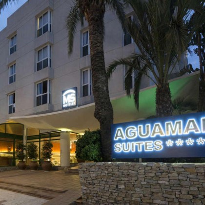 Escapada en Torremolinos en Junior Suite vista ciudad en media pensión y acceso al área relax