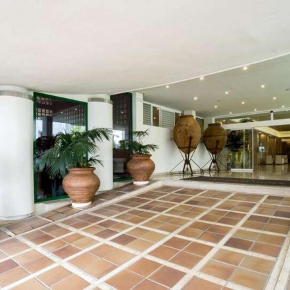Escapada en Torremolinos en Junior Suite vista ciudad en media pensión y acceso al área relax