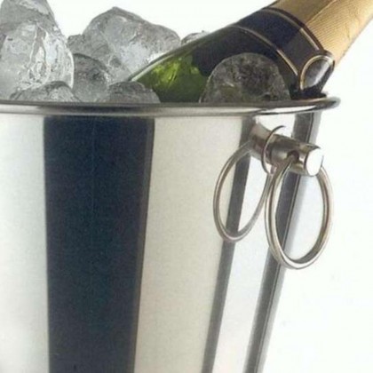 Escapada en estudio con desayuno y  botella de cava en Córdoba