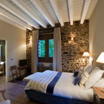 Desconexión en pleno entorno rural con desayuno y en habitación Superior