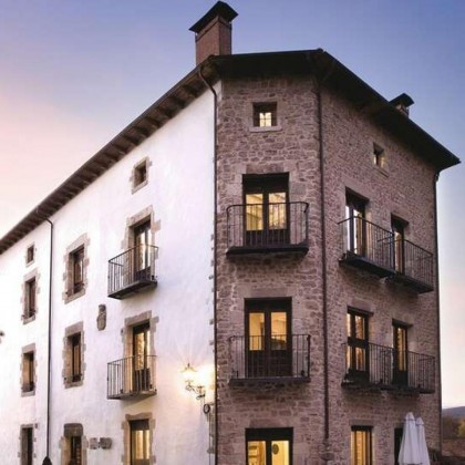Desconexión en pleno entorno rural con desayuno y en habitación Superior
