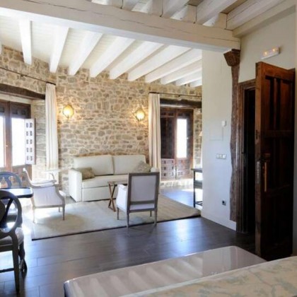 Desconexión en pleno entorno rural con desayuno y en habitación Superior