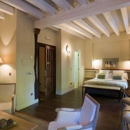 Desconexión en pleno entorno rural con desayuno y en habitación Superior