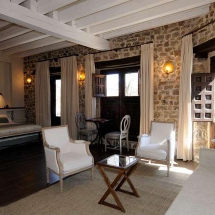 Desconexión en pleno entorno rural con desayuno y en habitación Superior