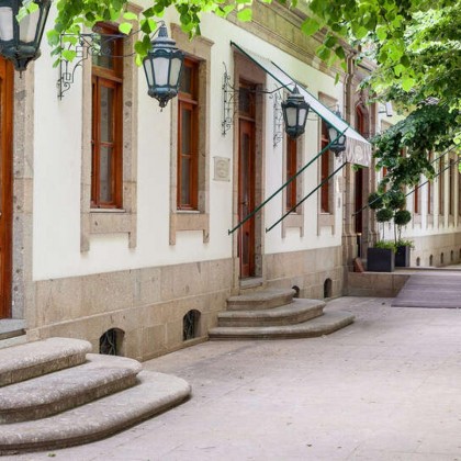 Dner romantique et petit-déjeuner dans une chambre dhtel avec vue sur Braga 2 nuits