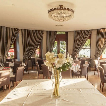 Dner romantique et petit-déjeuner dans une chambre dhtel avec vue sur Braga 2 nuits