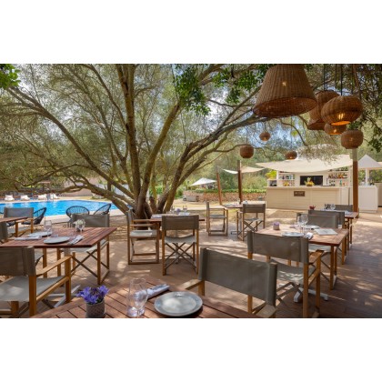 Daypass para dos con Almuerzo Paellas en Es Clot Pool Bar (Sin acceso al Spa) | Para 2 personas