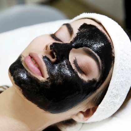 Regalo de Hollywood Carbon Peel en Teide Esencias Spa
