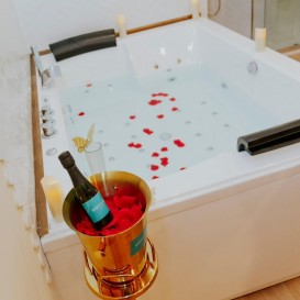 Regalo de Ritual Lirio | Masajes + Limpieza Facial + Jacuzzi Privado en Santuari Urban Spa