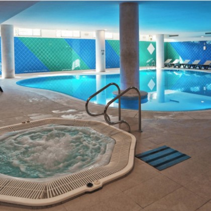 Regalo de ESPECIAL PAREJA Circuito Ohtels + Servicio de Té PAREJA en Spa Islantilla