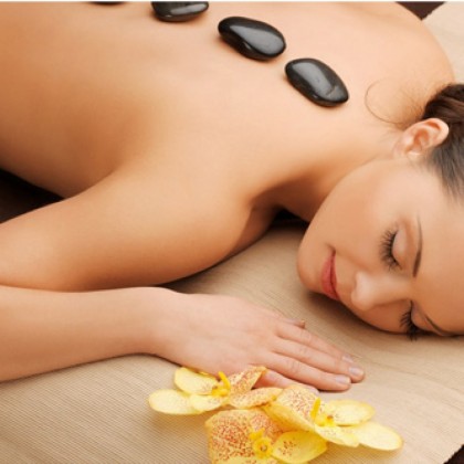 Regalo de Masaje con  Piedras Calientes Volcánicas o Pindas Aromáticas | INDIVIDUAL en Luxor Spa